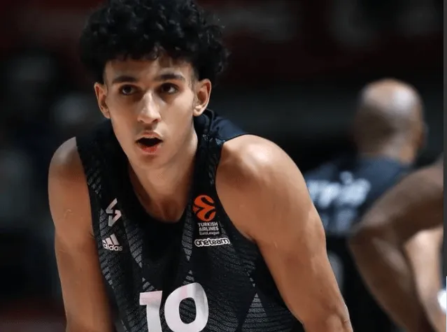 ESPN:老鹰队目前没有参与任何向下交易的讨论